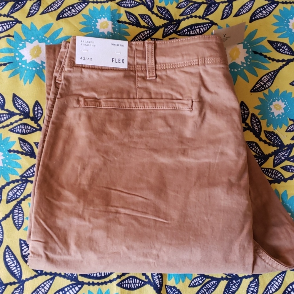 *AEO* Straight Leg Khaki Pants